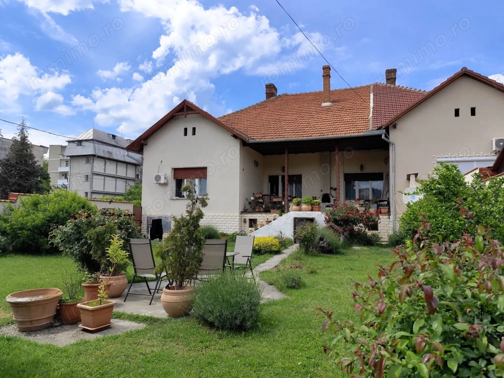 Casa cu 4 camere de vanzare in zona centrala – Louis Pasteur, Oradea