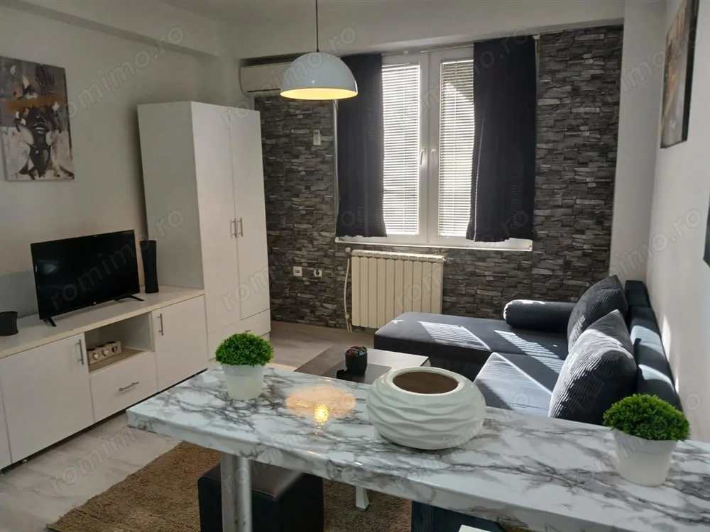 Garsoniera de inchiriat in zona Raul Doamnei