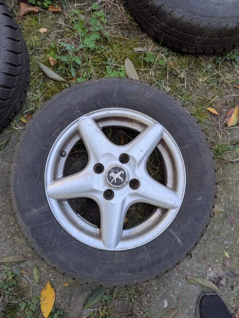 Vand jante 14” – stare bună, cauciucuri în stare bună