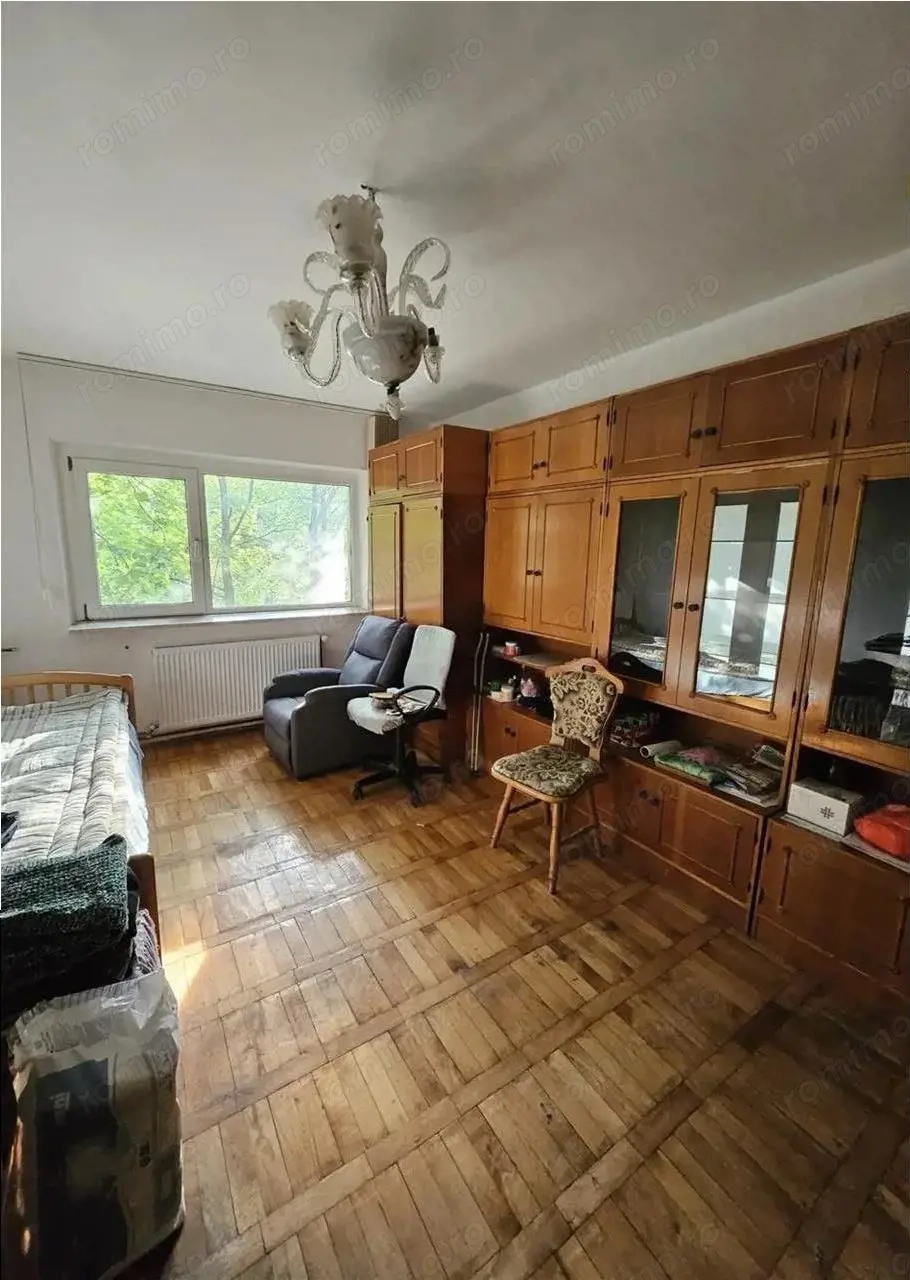 Apartament 2 camere Steaua etaj 1 cu centrala