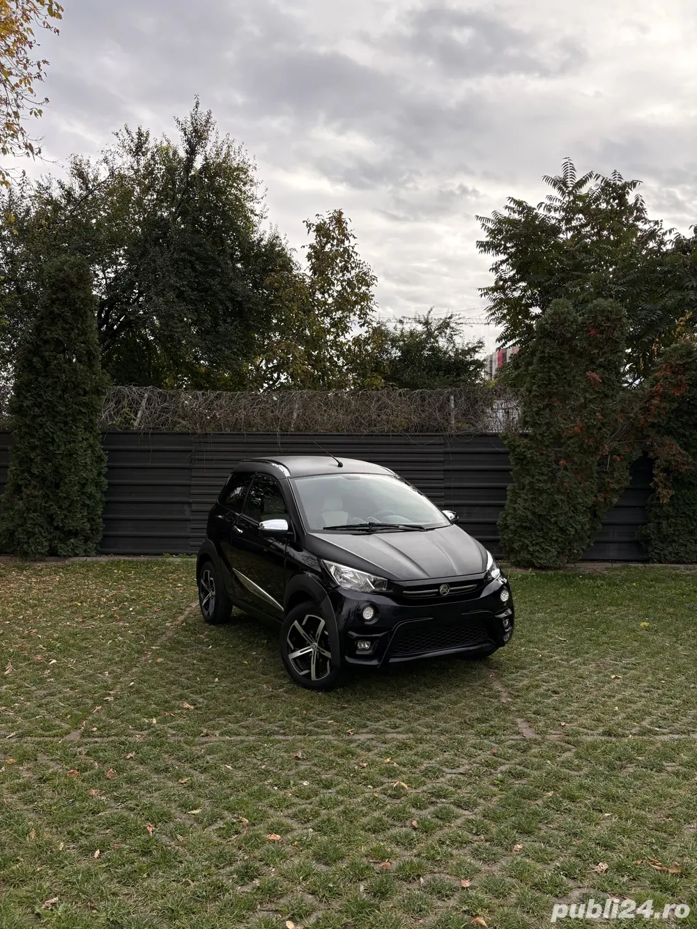 Aixam Crossline Gt 4 locuri 15 CP 2021 Full Option Se conduce la 16 ani Categoria L7e