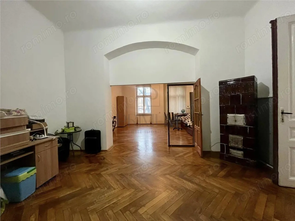 FABRIC - 4 CAM - ETJ.1 - 2 BAI - 3 BOXE - CURTE - ARHITECTURAL - ZONA ISTORICA-