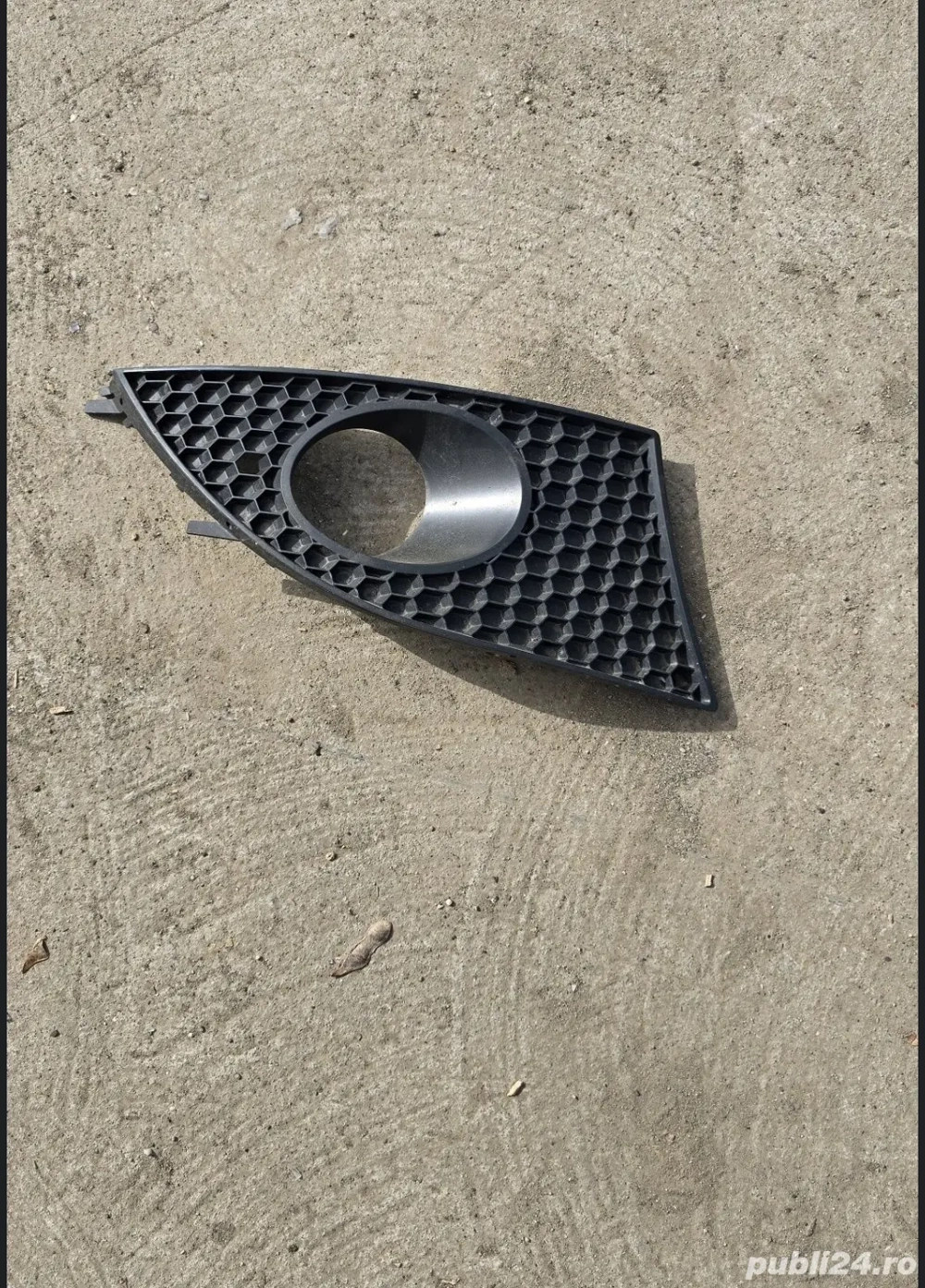 Grilă proiector dreapta Seat Altea 2006