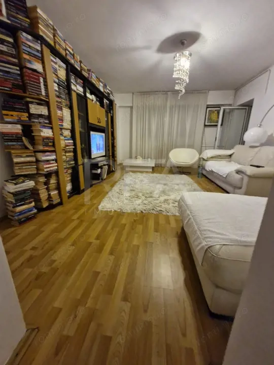 Apartament cu 3 camere la 16 minute pietonale de metroul Piața Muncii 