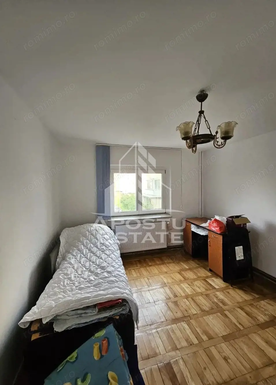 Apartament cu 2 camere, decomandat, etajul 1, centrala proprie,