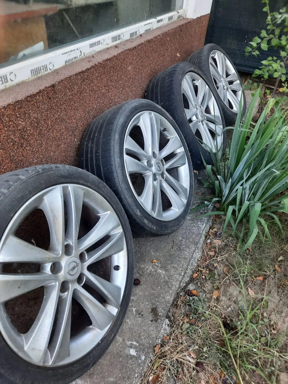 Vand roti opel 240/40 R18 5x105 intre gauri