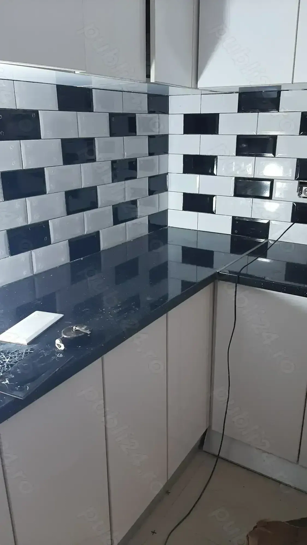 Pentru ce I interesați urgent ,execut tot felul de finisaje la interior , faianță,  gresie ,glet ,