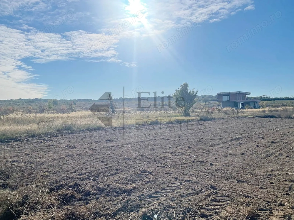 Teren intravilan de vanzare in Cihei