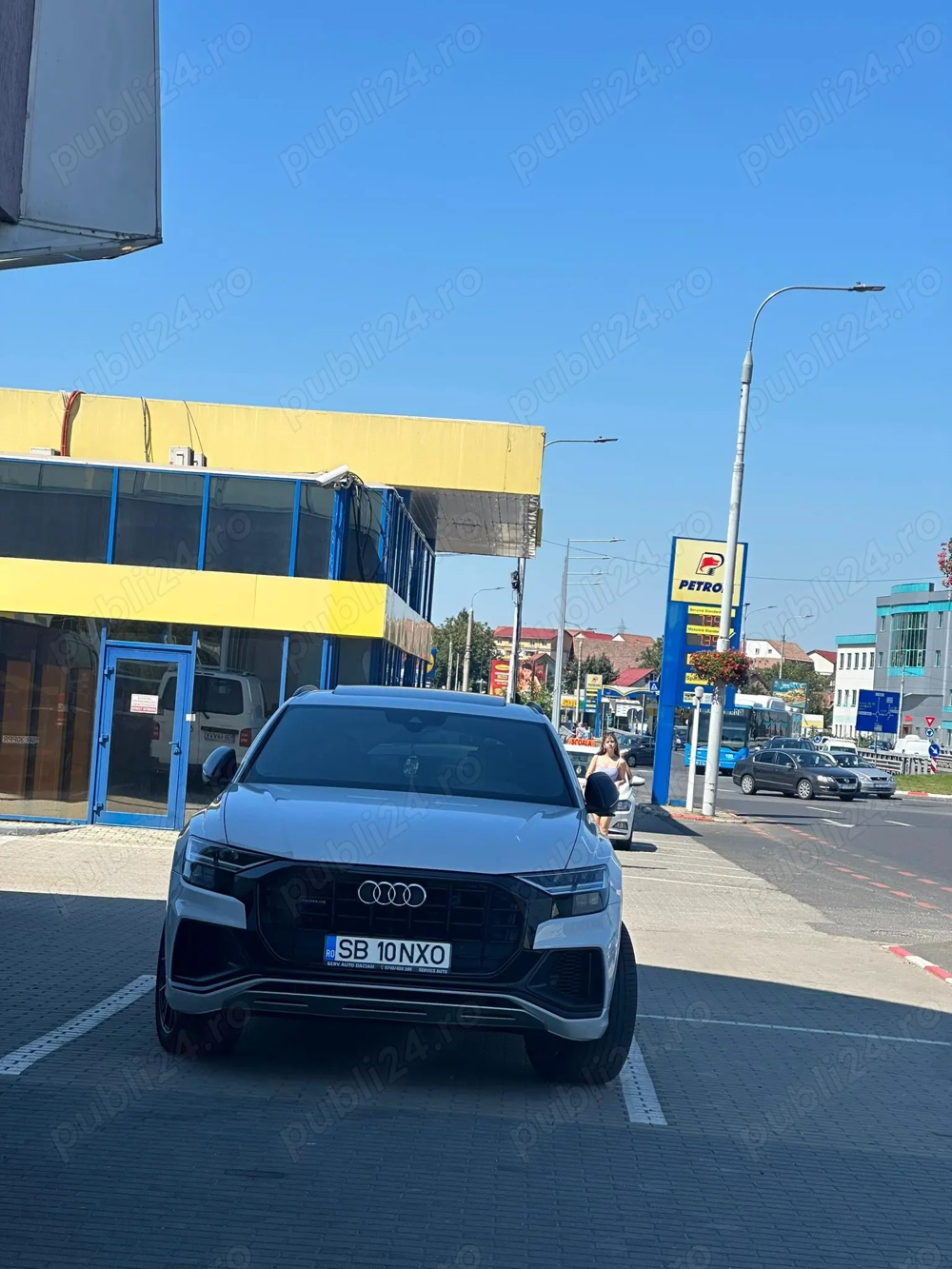 Vand Audi Q8 alb perlat