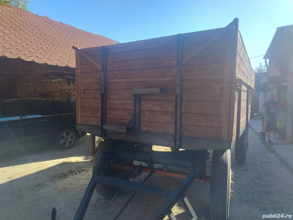 Vand remorca 6 tone pret negociabil 