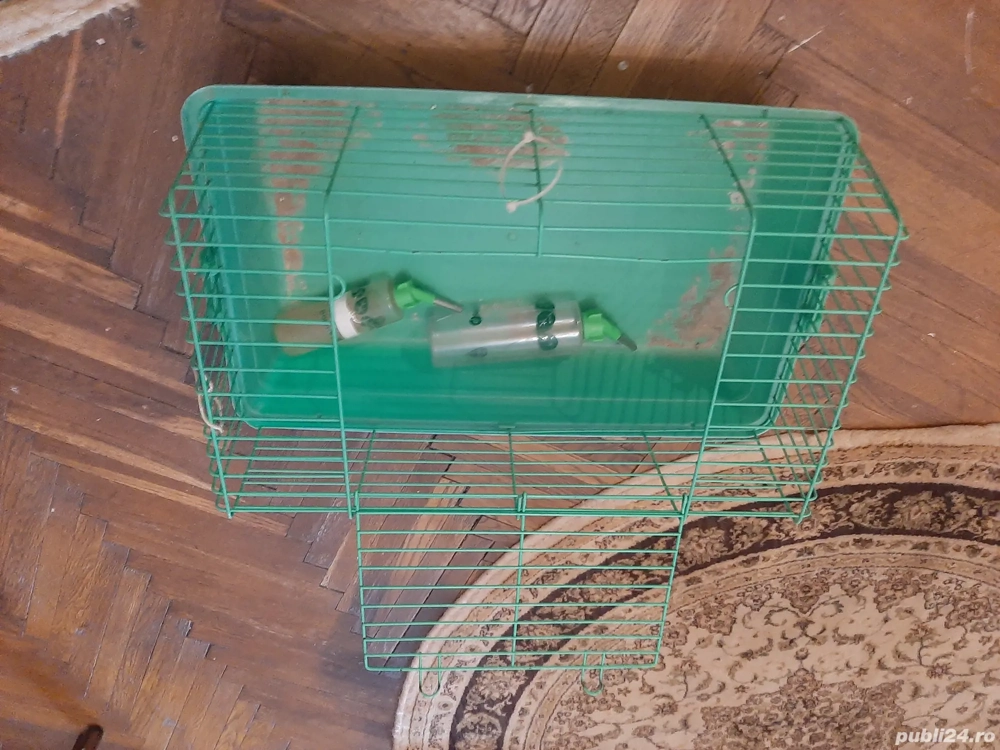 Cusca ptr animale si 2 suporturi de apa