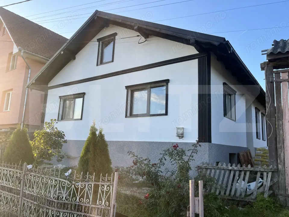 Casa de vanzare, cu 4 camere, 95 mp si pod la 15 minute de Bistrita