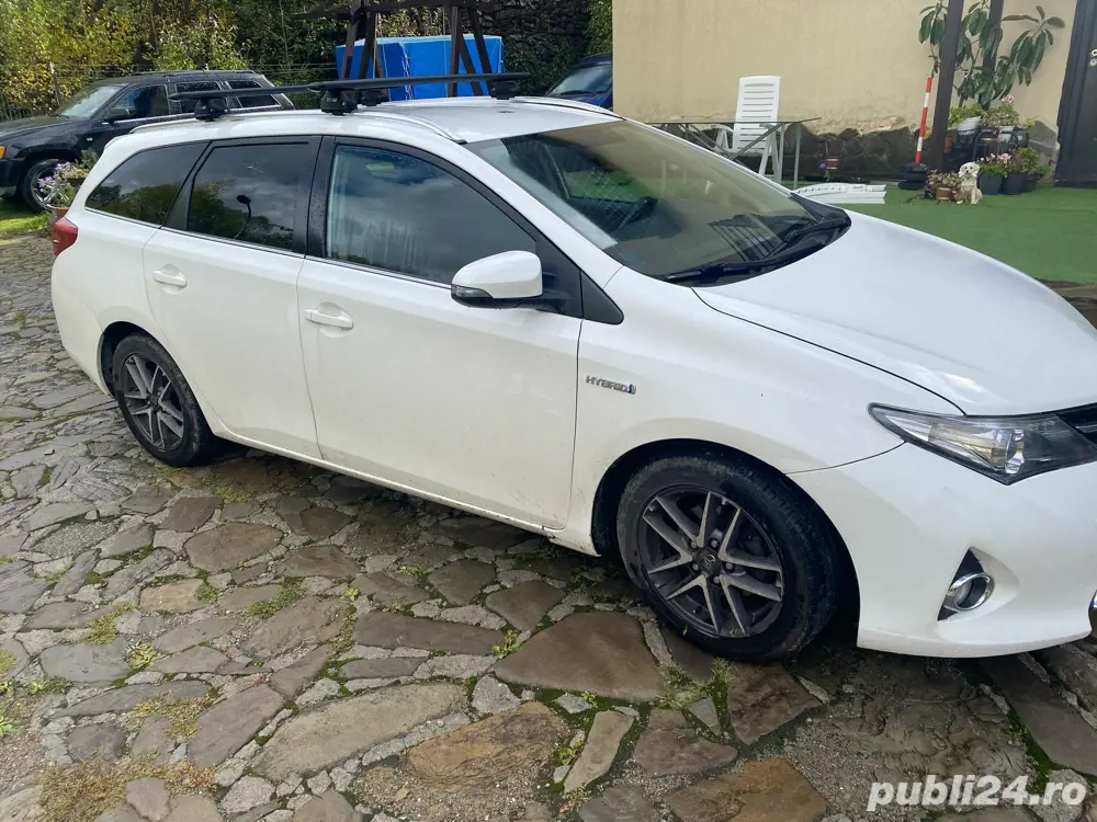 Toyota Auris 1.8 Hybrid Toyota Auris 1.8 Hybrid