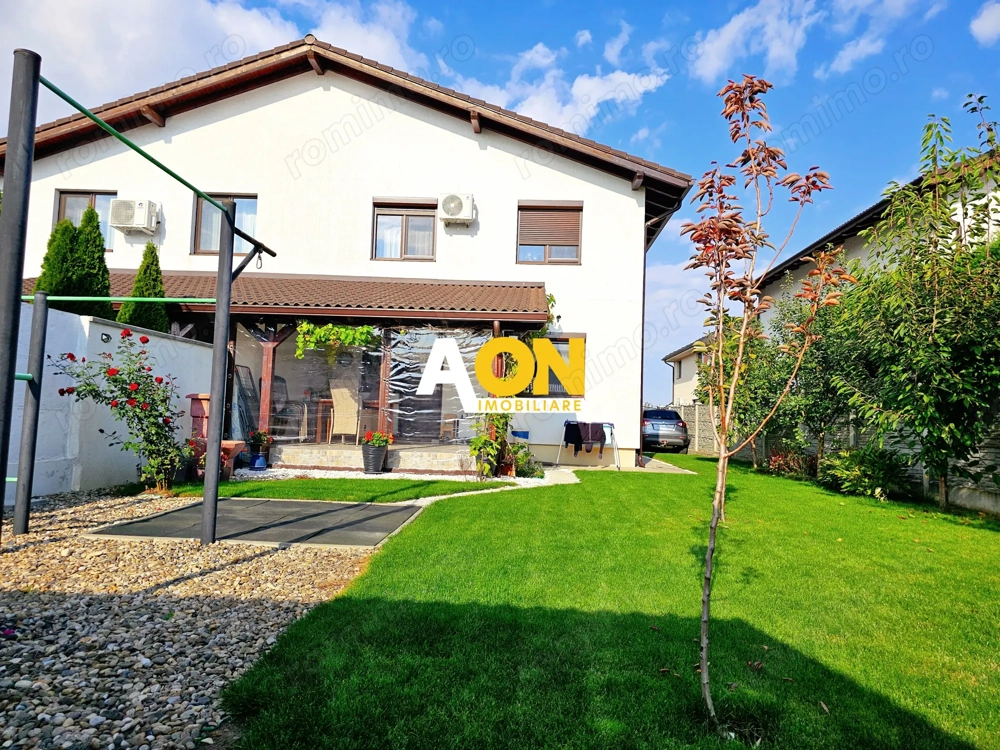 1/2 Duplex, 4 camere, 342 mp teren, strada asfaltata, Cetate