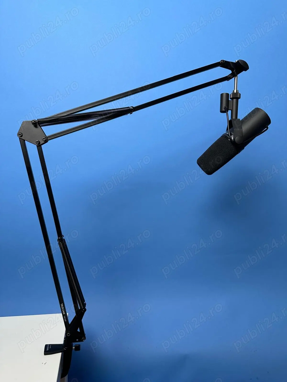 Brat de microfon Tascam TM-AM2