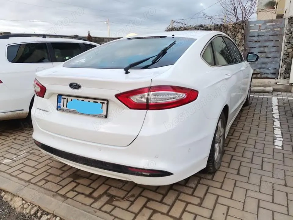 Vând Ford Mondeo