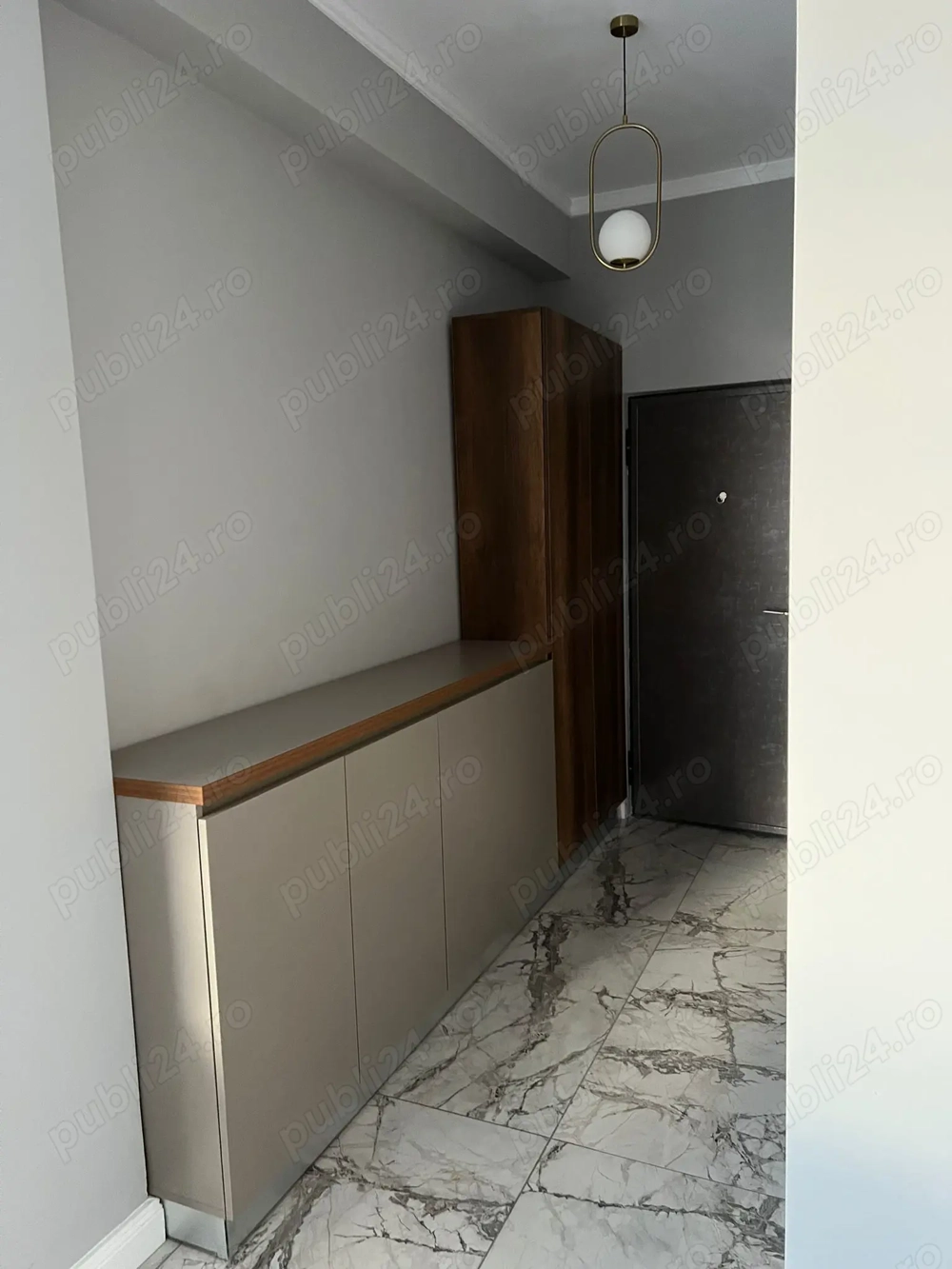 Închiriez apartament cu 2 camere Închiriez apartament cu 2 camere