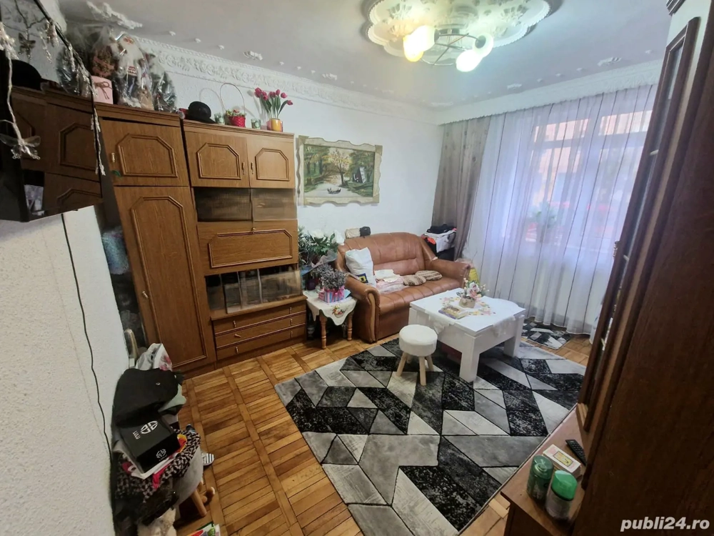 Ap. 3 camere- decomandat- parter+balcon și beci, Plevna