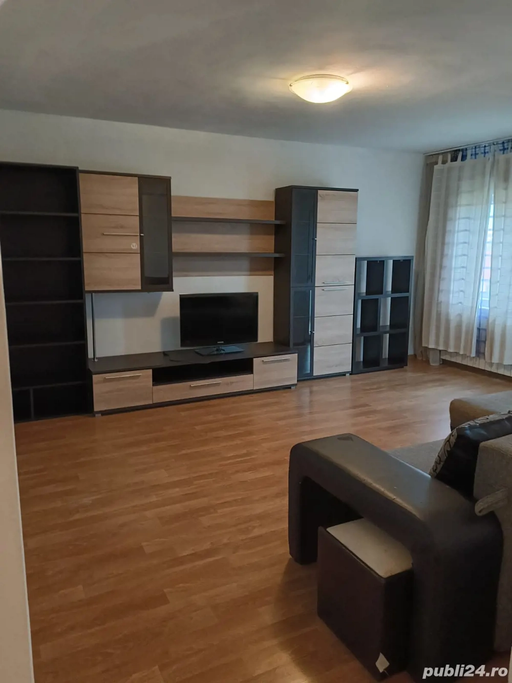 Închiriez apartament 3 camere in Drumul Sării sector 5, București 