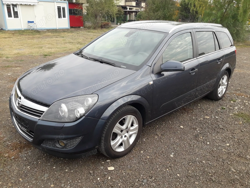 Opel Astra 1.6 INNOVATION, Xenon, climatronic, 8 roți