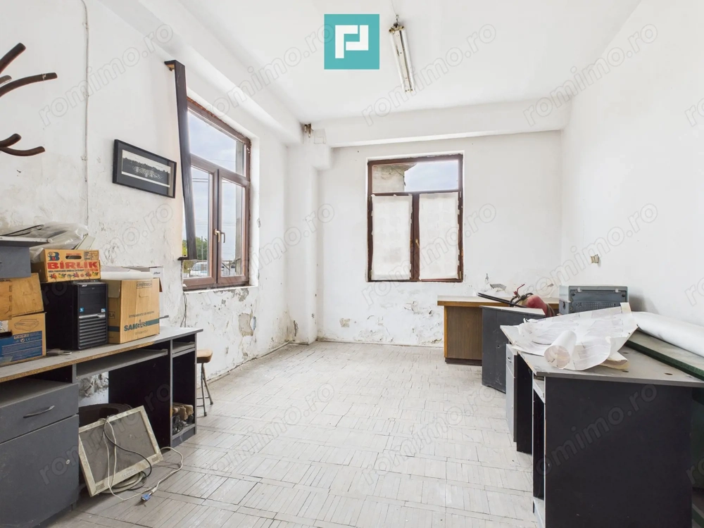 Spațiu de producție cu 4 camere în Periam