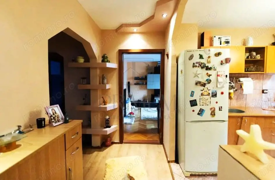 BUCOVINA - ETAJ 2 - DECOMANDAT - 3 CAMERE - 2 BAI - 2 BALCOANE - CENTRALA PROPRIE