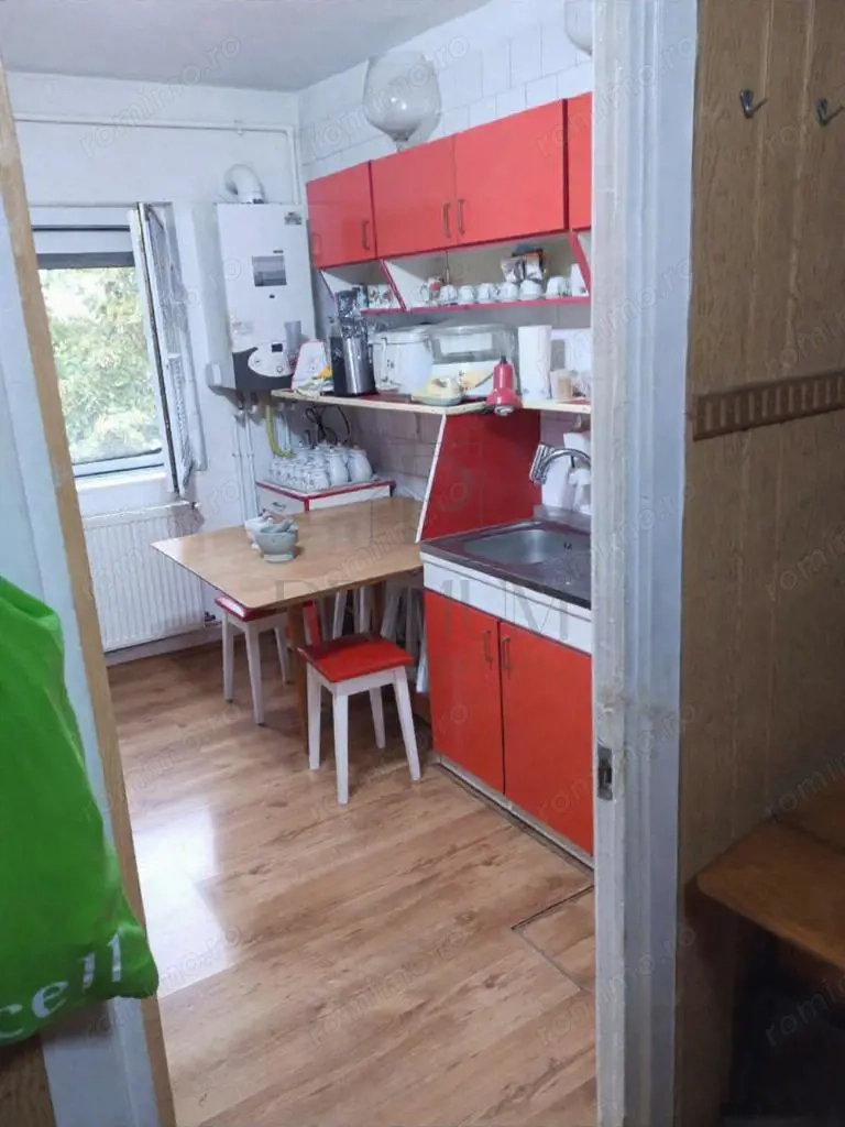 LIPOVEI - 3 CAM - DECOMANDAT - 2 BAI - 2 BALCOANE - CENTRALA-