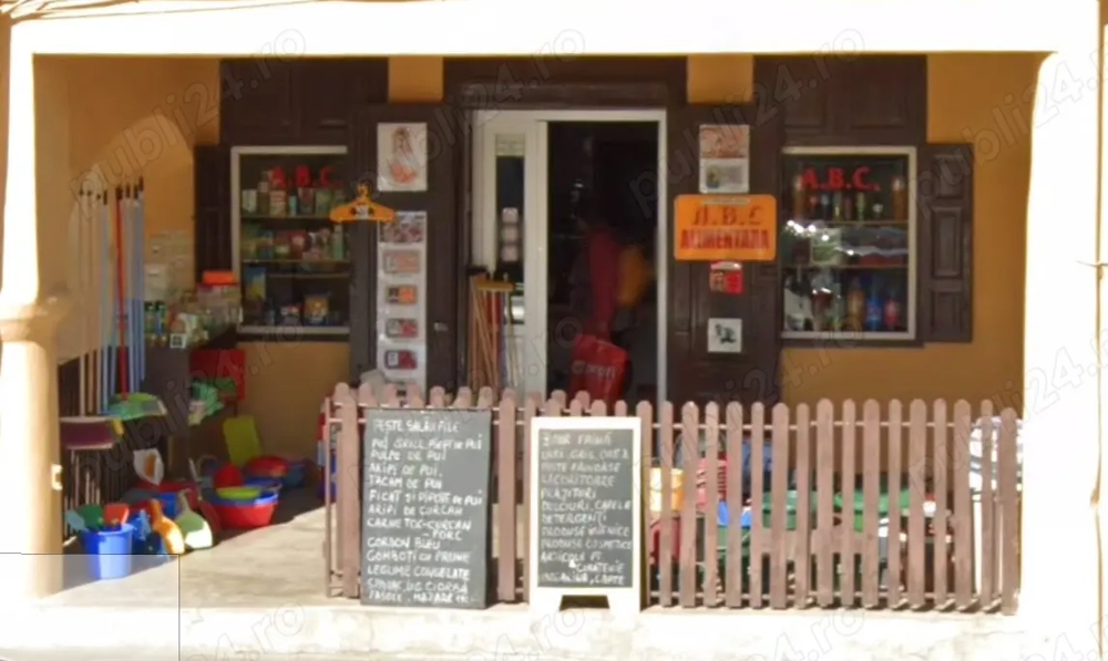 Închiriez spațiu comercial central cu vad bun 90 mp + terasa 20mp  Lipova jud.Arad.