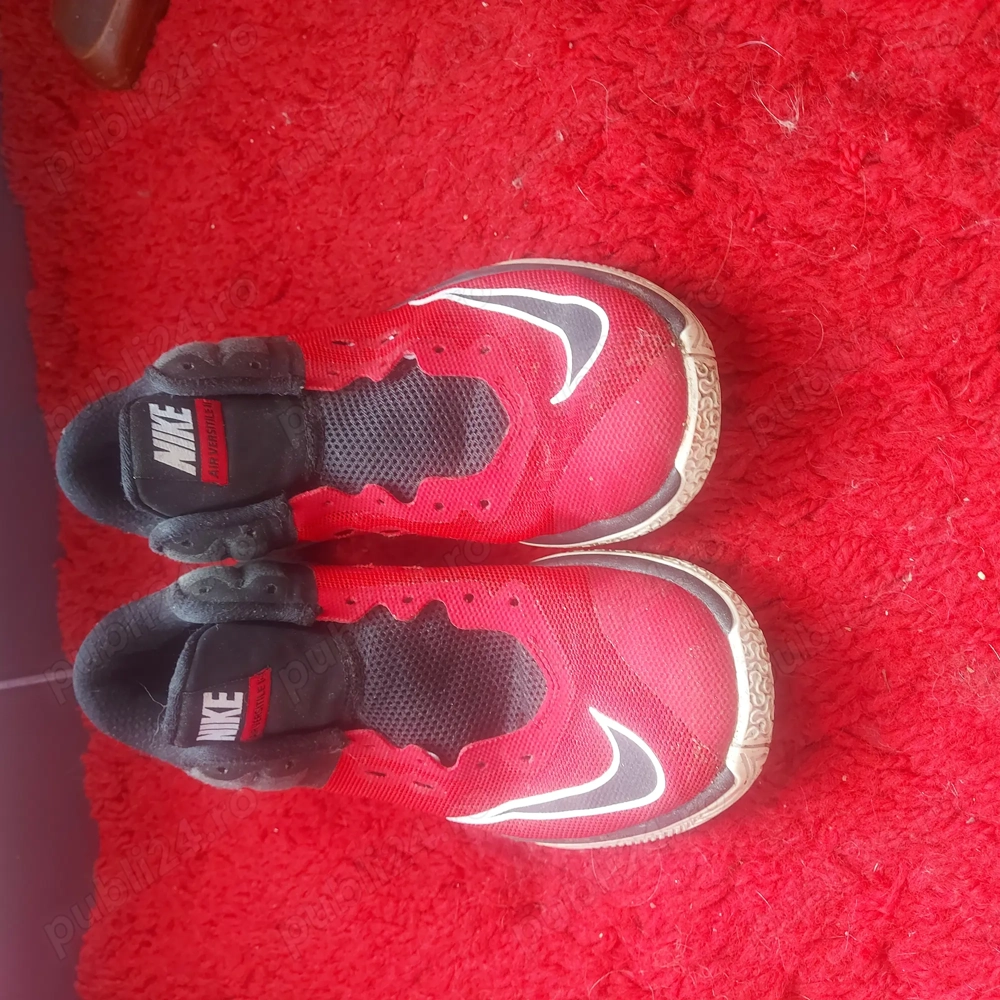 Vind ghete adidas marimea 37.Pret 80 lei