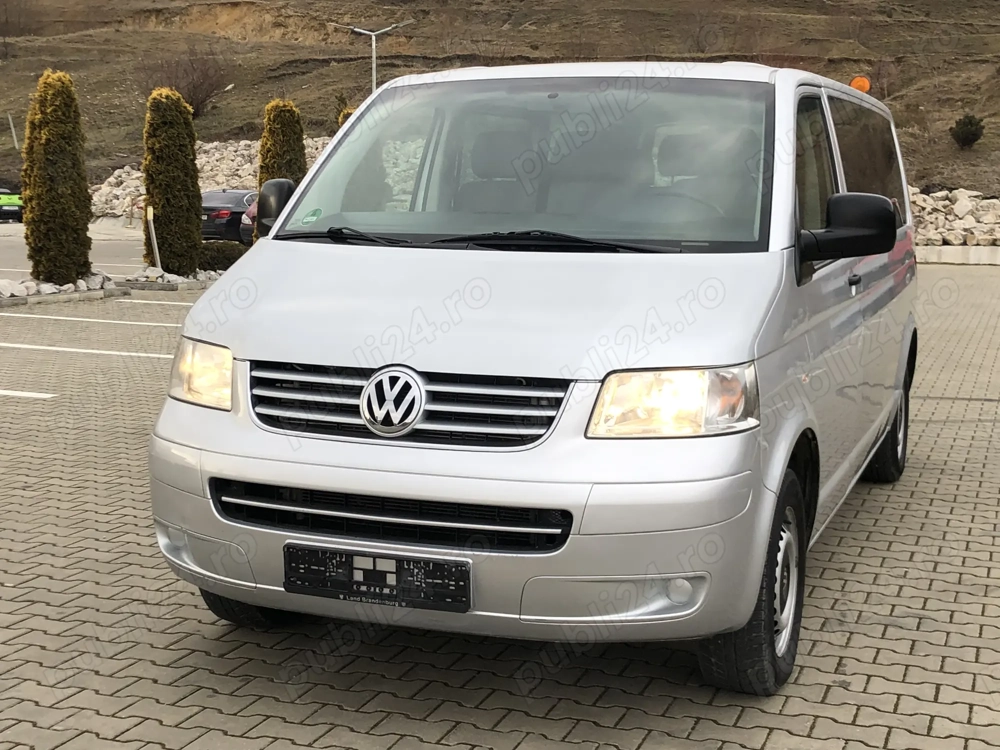 VW Transporter T5 lung 9locuri an 2008 motor 1,9tdi 62kw clima sirocol programabil euro4 