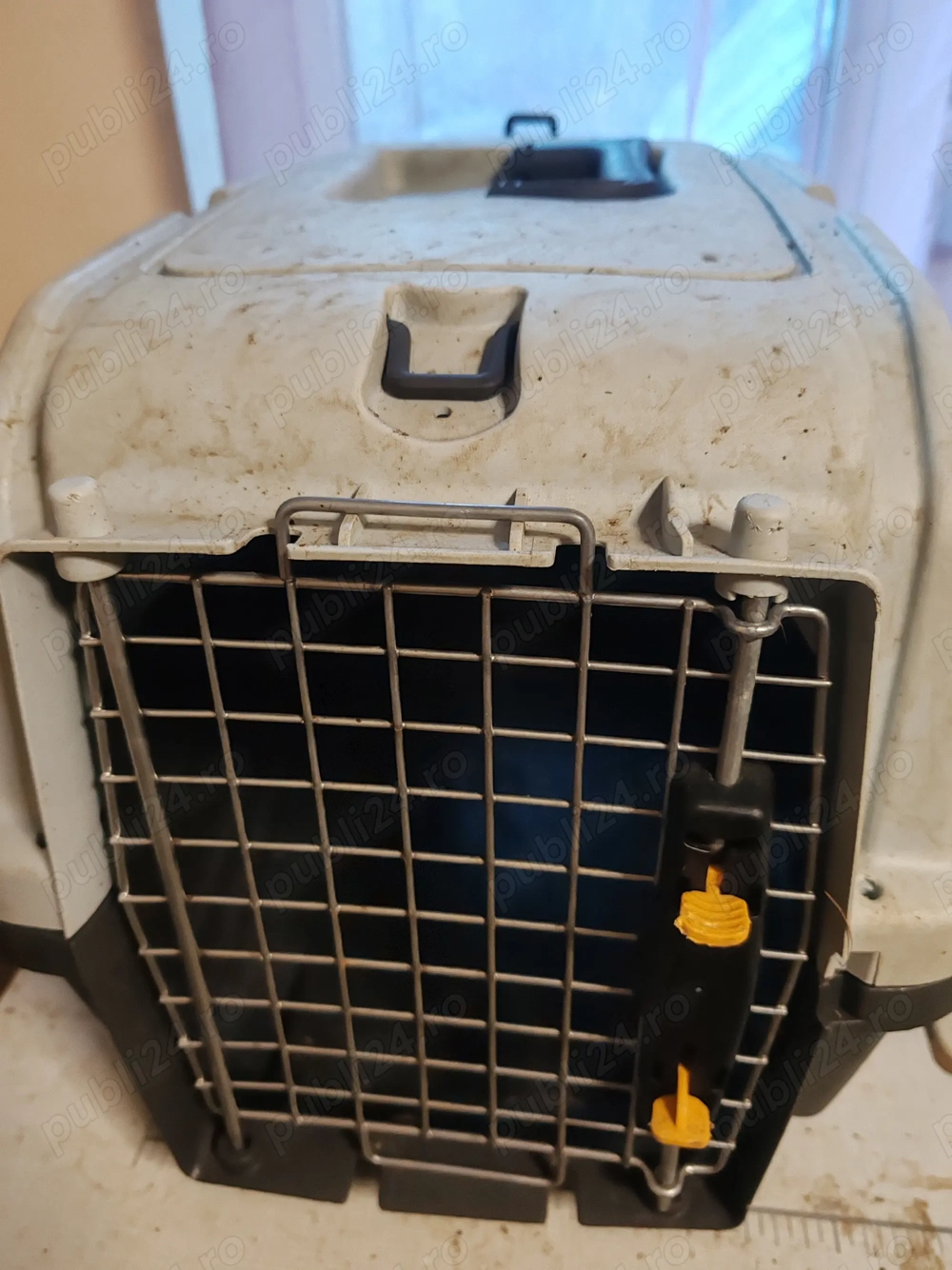 Vând cușcă transport 