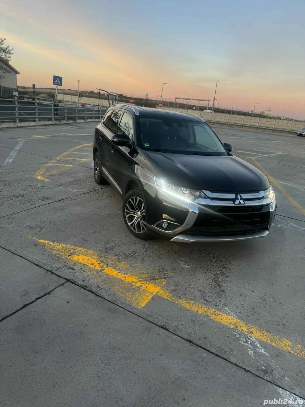 Mitsubishi Outlander SUV Euro 6 Cutie automat  An 2018 preț 14700