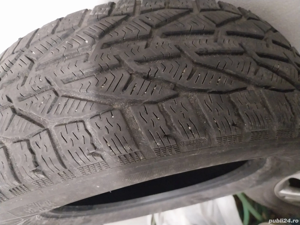 vand 4 cauciucuri iarna vand 4 cauciucuri iarna