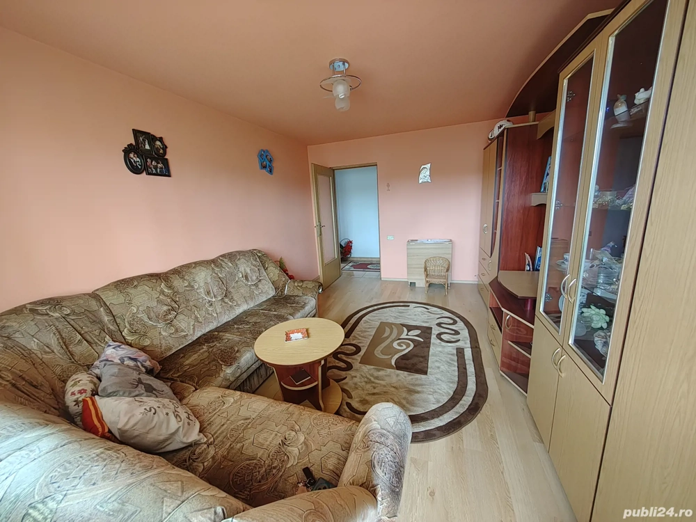 Vând apartament in Hunedoara, zona Micro 4, 43000 eur 