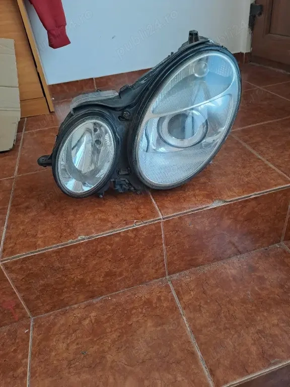 Far stanga Mercedes E Class W211 Xenon original Europa an 2003-2006 complet