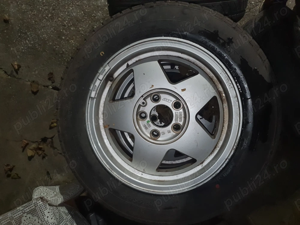 Jante origibale GM r15 cu anvelope aproape noi
