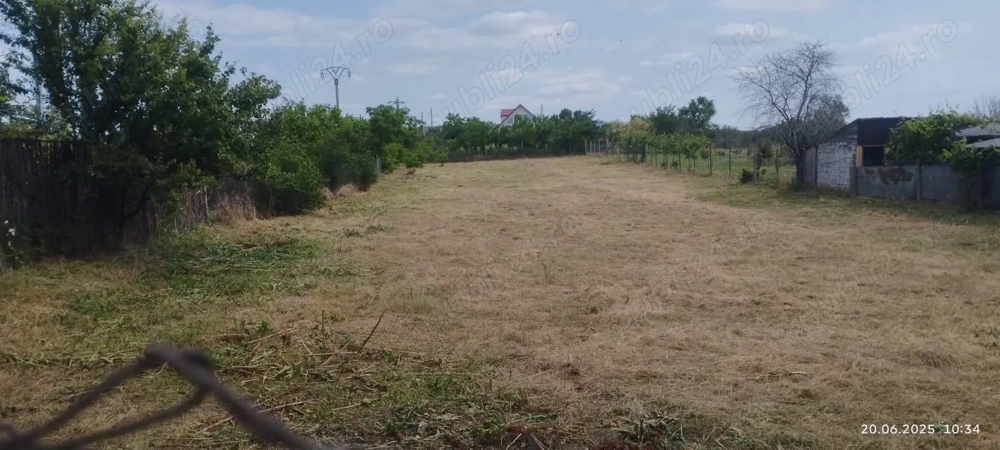 teren de vanzare