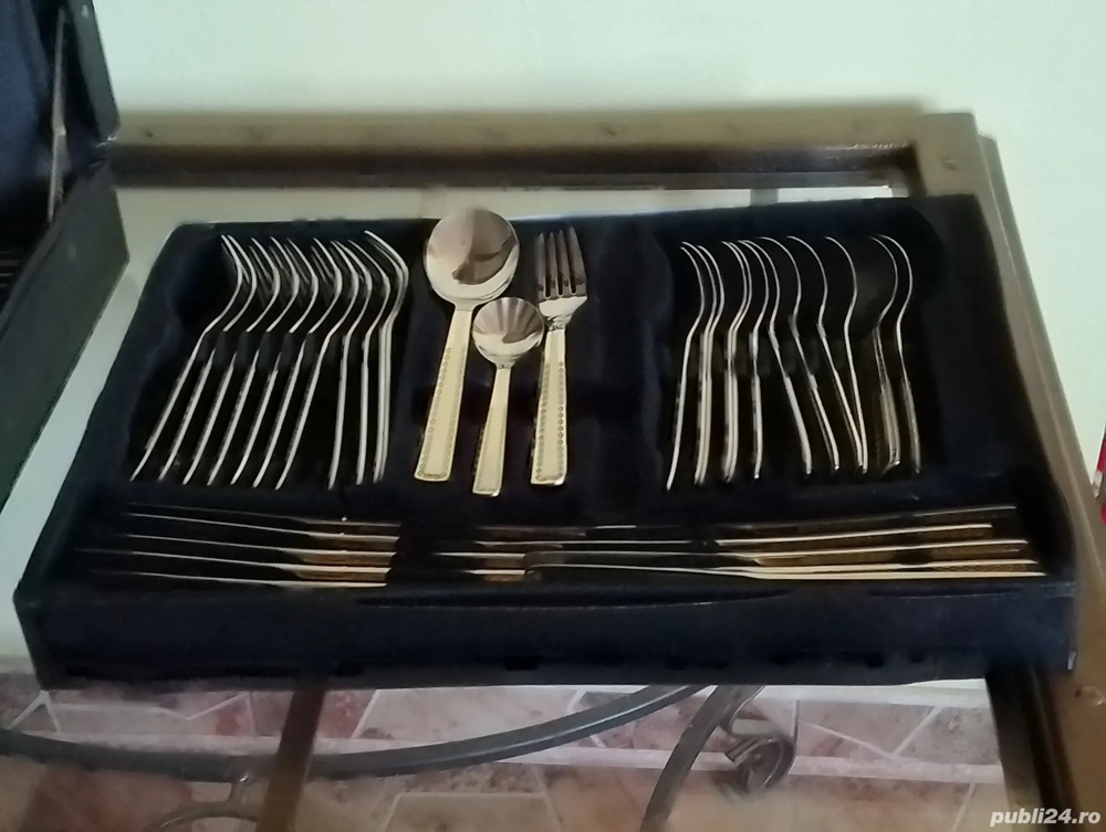 Vând set tacâmuri de 12 persoane Solingen