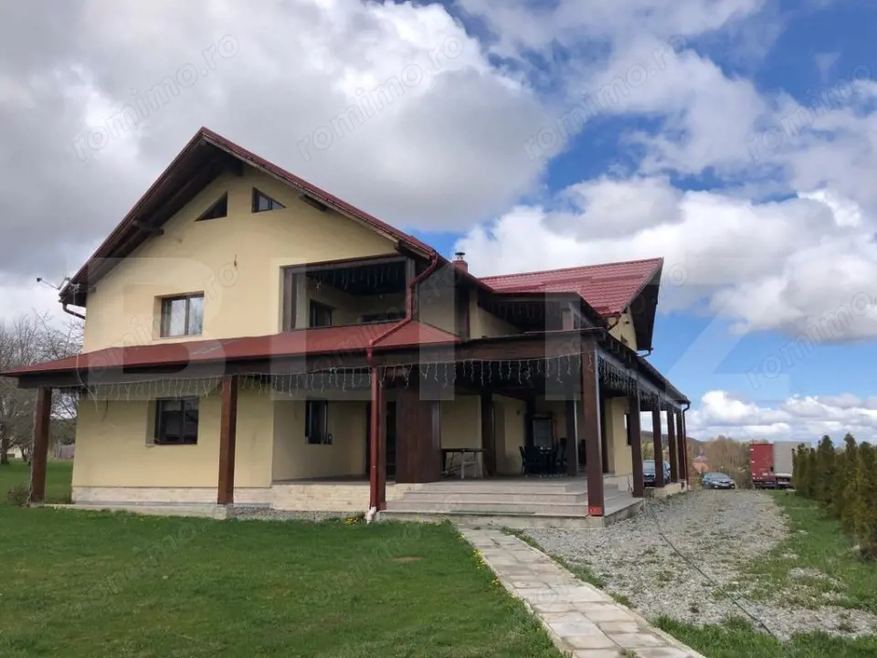 Pensiune de vanzare, 360 mp utili, 7500 teren, Zona Turistica, Risca