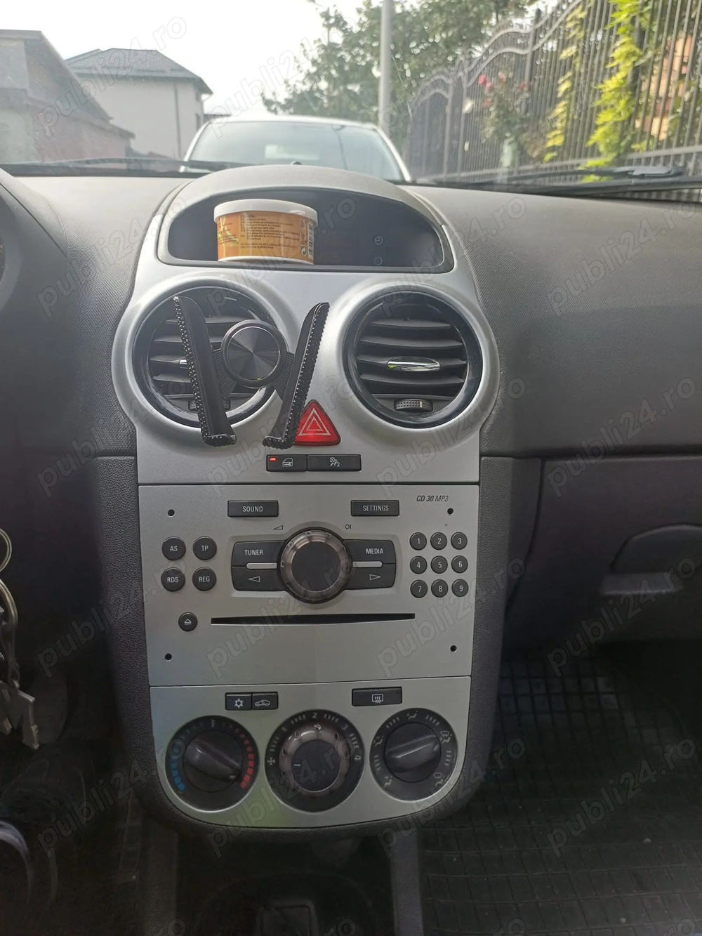 Opel Corsa D 2013 2700  negociabil 