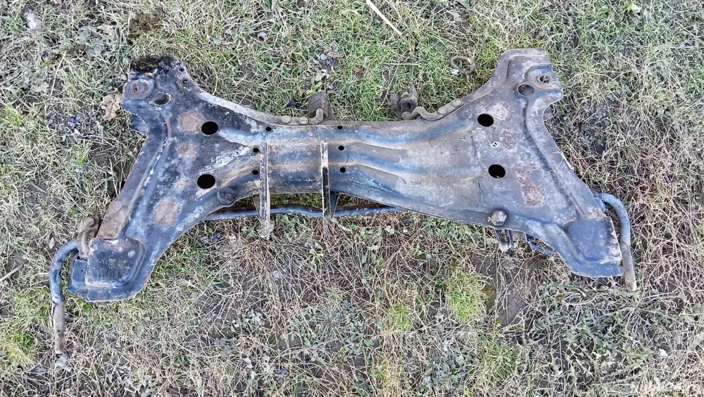 jug cadru motor Ford Galaxy 2003