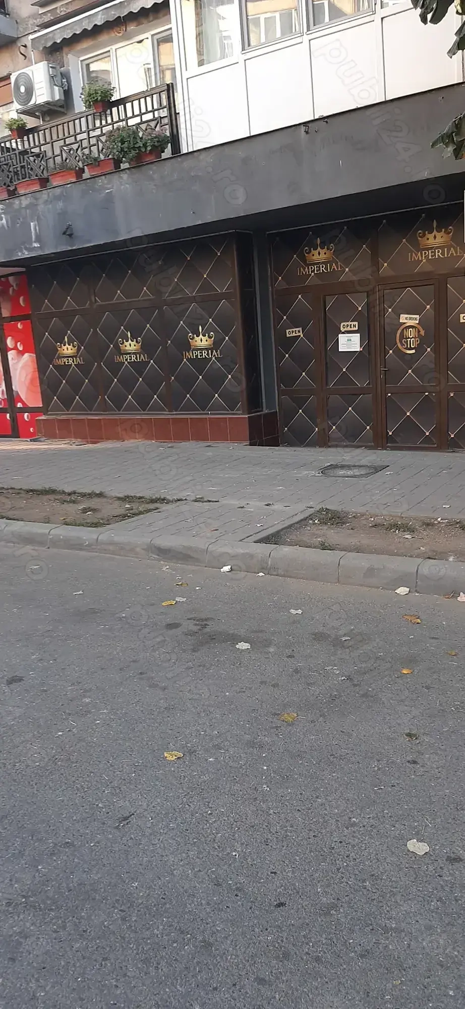 Ofer spațiu pt închiriere 