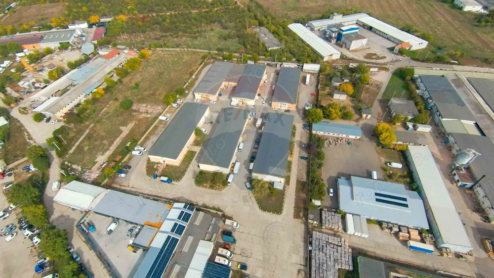 De vânzare Spațiu industrial de 10 129 mp Șoseaua Borșului