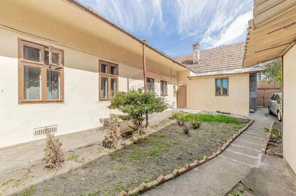 Casă de vânzare zonă centrală 