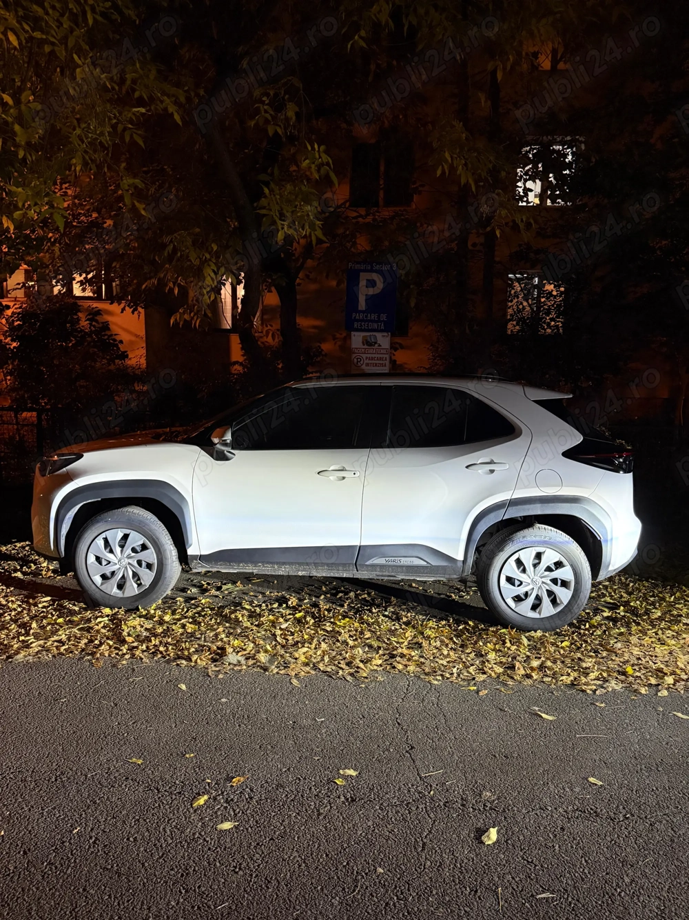 vand  toyota yaris cross 10 ani garantie hibrid automata