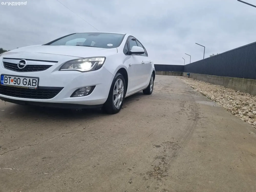 Opel astra j 2010