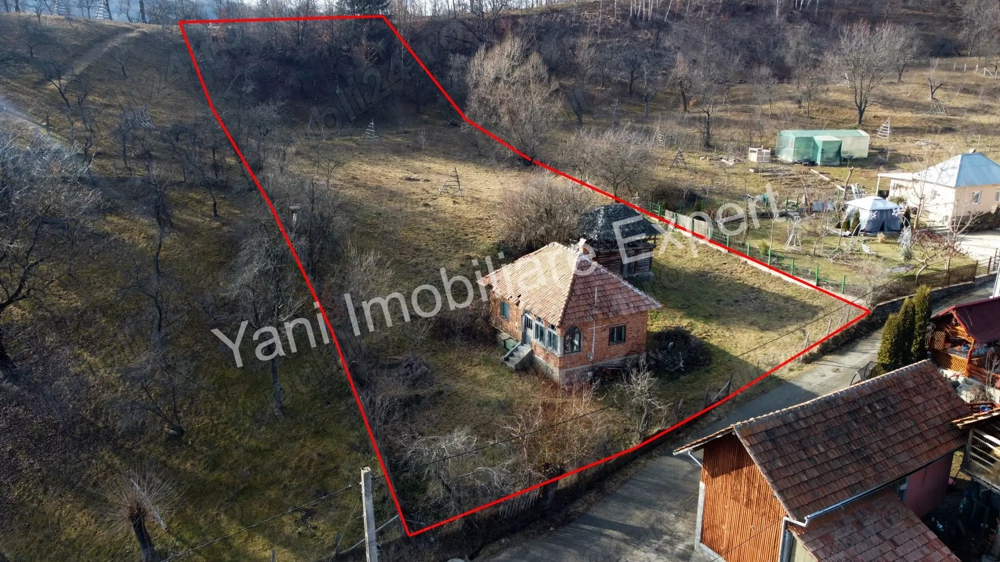 Teren de vânzare în comuna Cicănești, sat Cicănești, Județ Argeș.
