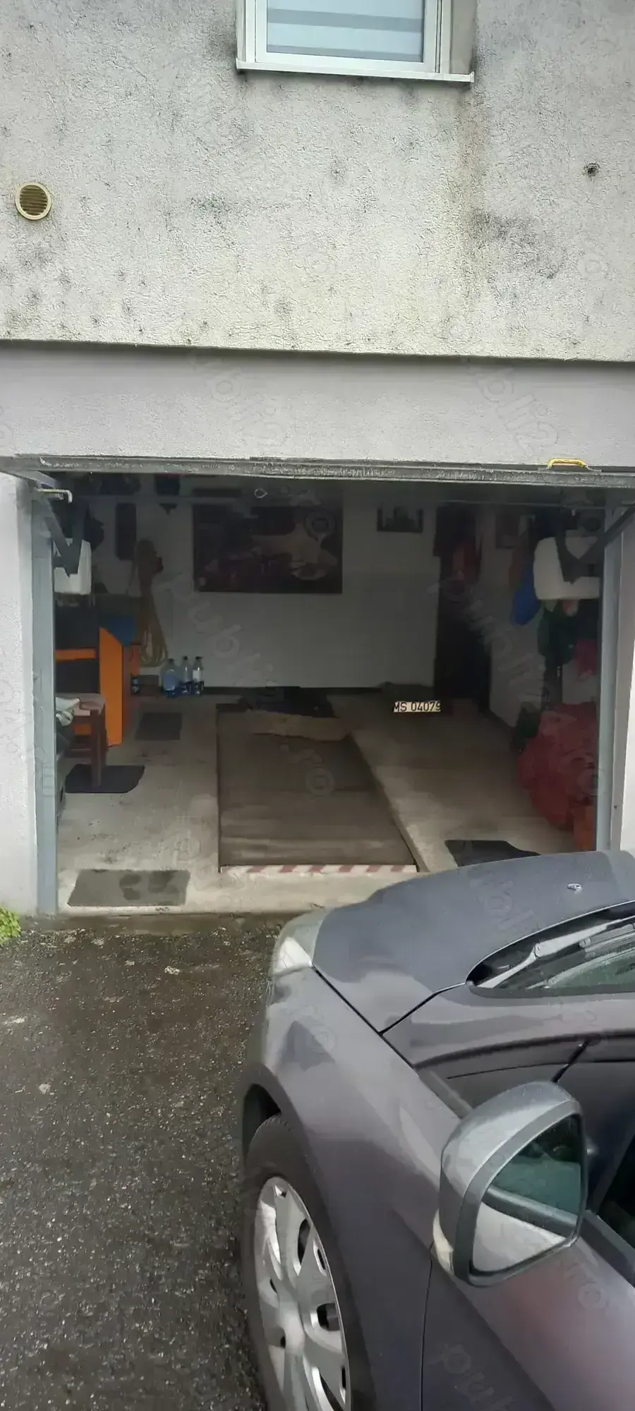 Garaj sub bloc pandurilor 119