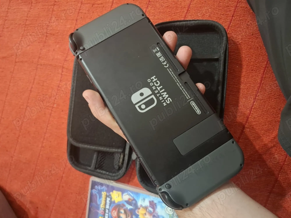 Nintendo swich cu 2 jocuri