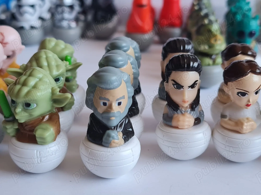 79 de mini-figurine Star Wars (150 - 130 lei)